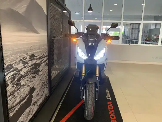 HONDA-X-ADV-2025