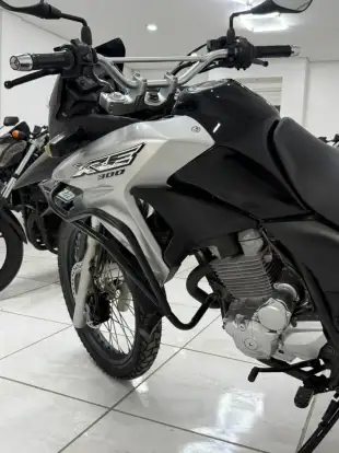HONDA-XRE 300-2017