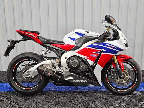 HONDA-CBR 1000RR FIREBLADE HONDA-CBR 1000RR FIREBLADE-2012