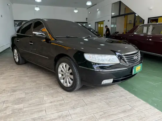 HYUNDAI-AZERA-3.3 MPFI GLS SEDAN V6 24V GASOLINA 4P AUTOMÁTICO HYUNDAI-AZERA-2010
