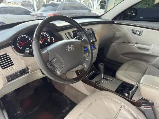 HYUNDAI-AZERA-3.3 MPFI GLS SEDAN V6 24V GASOLINA 4P AUTOMÁTICO HYUNDAI-AZERA-2010
