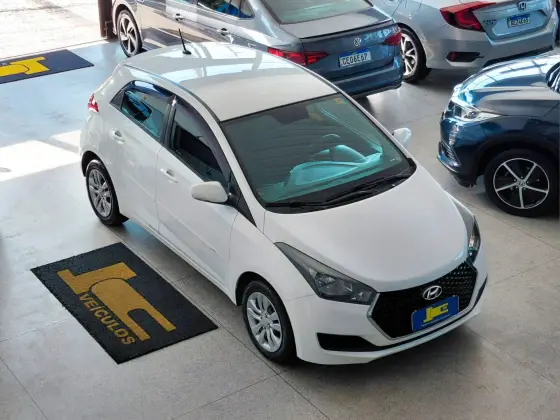 HYUNDAI HB20 1.0 COMFORT PLUS 12V FLEX 4P MANUAL