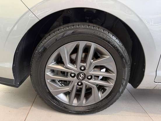 HYUNDAI-HB20-2023