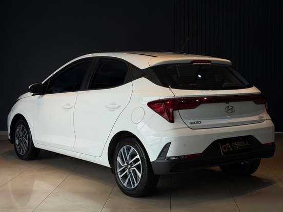 HYUNDAI-HB20-2023