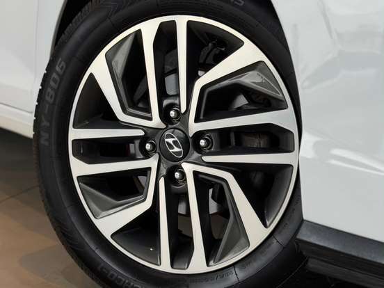 HYUNDAI-HB20-2023