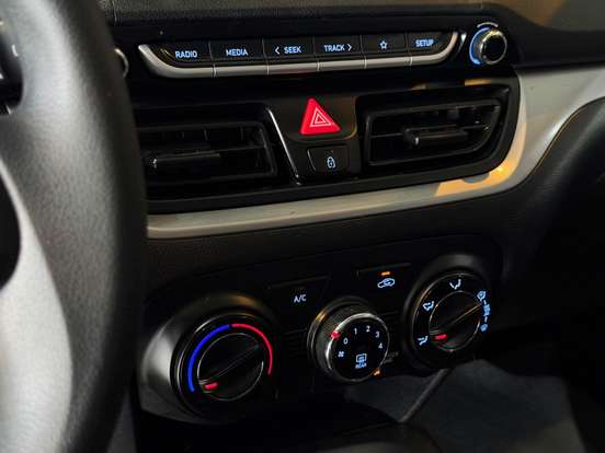 HYUNDAI-HB20-2023