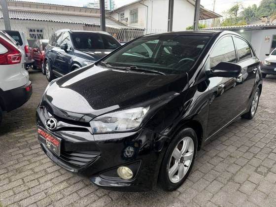 HYUNDAI HB20 1.0 COMFORT PLUS 12V FLEX 4P MANUAL