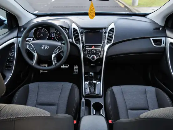 HYUNDAI-I30-1.8 MPI 16V GASOLINA 4P AUTOMATICO HYUNDAI-I30-2014