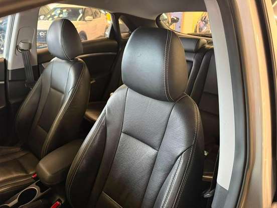 HYUNDAI-I30-2014