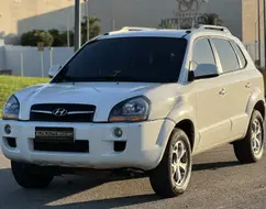 HYUNDAI TUCSON 2.0 MPFI GLS 16V 143CV 2WD FLEX 4P AUTOMÁTICO HYUNDAI TUCSON 2.0 MPFI GLS 16V 143CV 2WD FLEX 4P AUTOMÁTICO
