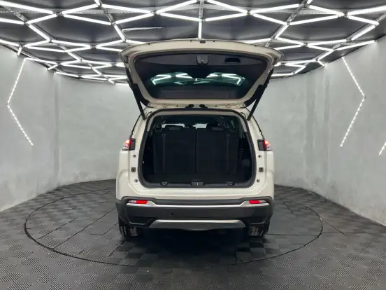 JEEP-COMMANDER-2023