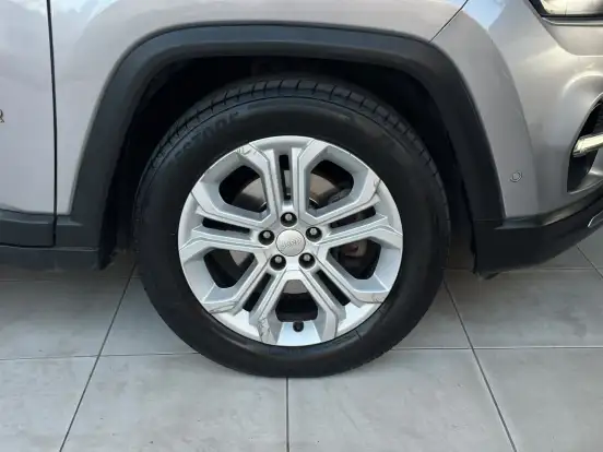 JEEP-COMMANDER-2024