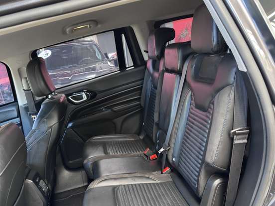 JEEP-COMMANDER-2023