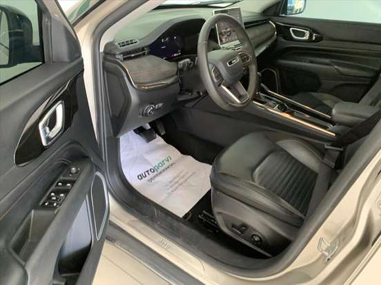 JEEP-COMMANDER-2023