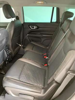 JEEP-COMMANDER-2023