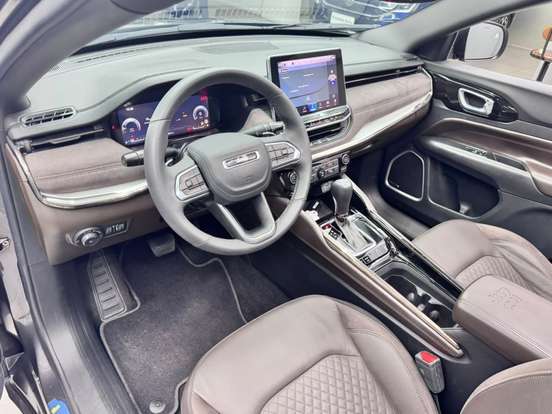 JEEP-COMMANDER-2024