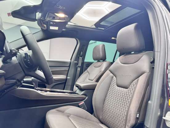 JEEP-COMMANDER-2024