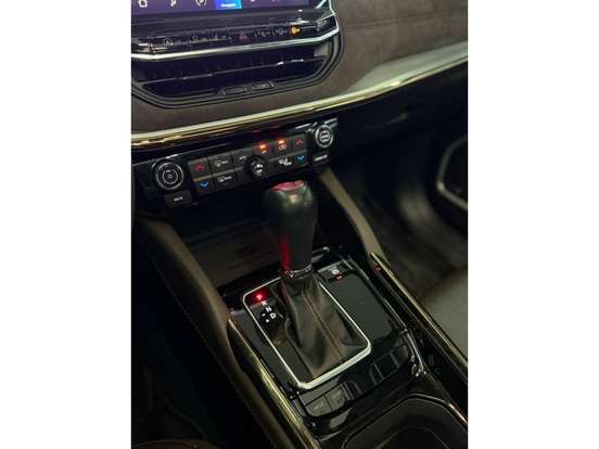 JEEP-COMMANDER-2022
