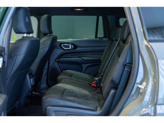 JEEP-COMMANDER-2025