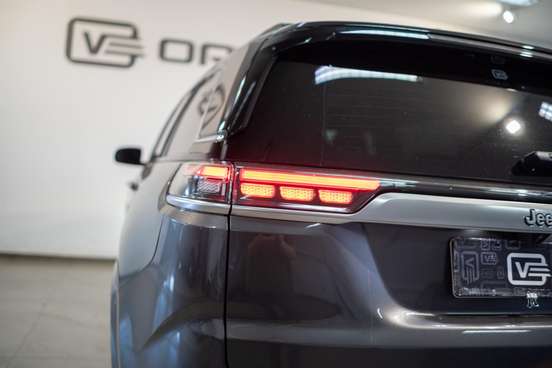 JEEP-COMMANDER-2024