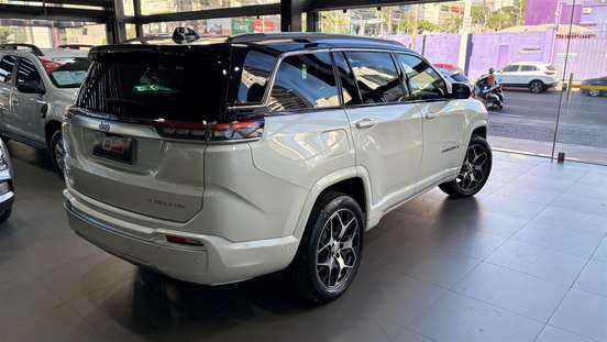 JEEP-COMMANDER-2024