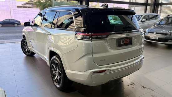 JEEP-COMMANDER-2024