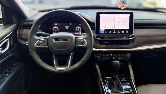 JEEP-COMMANDER-2024