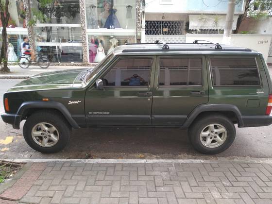 Jeep Cherokee 4.0 Sport 4X4 6I 12V Gasolina 4P Automático