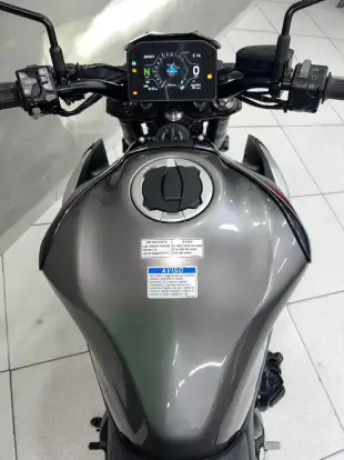 KAWASAKI-Z900-2026