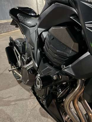 KAWASAKI-Z800-2014