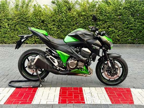 KAWASAKI-Z800-2014