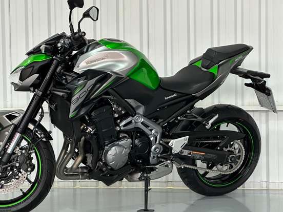 KAWASAKI-Z900-2020
