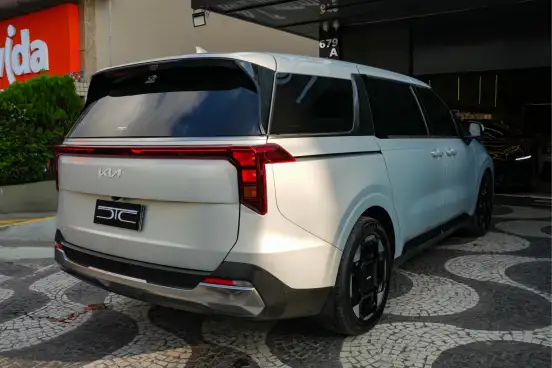 KIA-CARNIVAL-2024