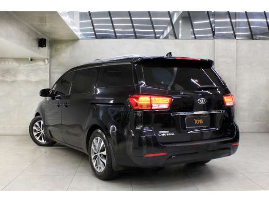 KIA-CARNIVAL-2016