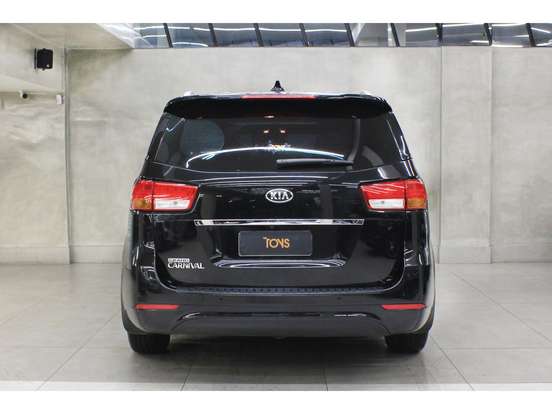 KIA-CARNIVAL-2016