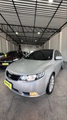 KIA CERATO 1.6 SX3 16V GASOLINA 4P AUTOMÁTICO