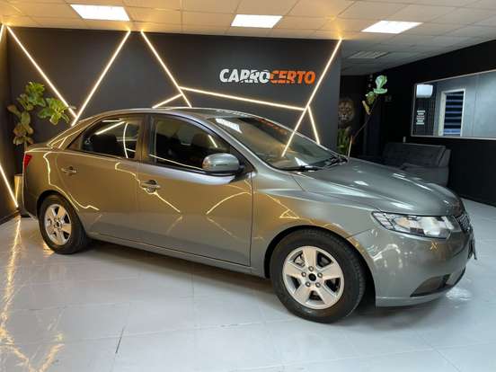 KIA-CERATO-2010