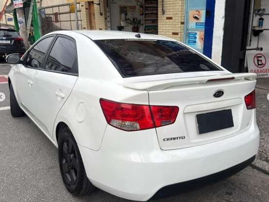 KIA-CERATO-1.6 SEDAN 16V GASOLINA 4P MANUAL KIA-CERATO-2010