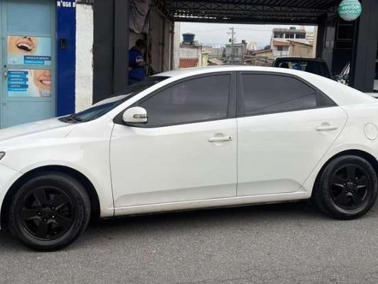 KIA-CERATO-1.6 SEDAN 16V GASOLINA 4P MANUAL KIA-CERATO-2010