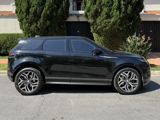LAND ROVER-RANGE ROVER EVOQUE-2.0 P250 FLEX R-DYNAMIC SE AWD AUTOMÁTICO LAND ROVER-RANGE ROVER EVOQUE-2020