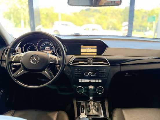 MERCEDES-BENZ-C 180-2011