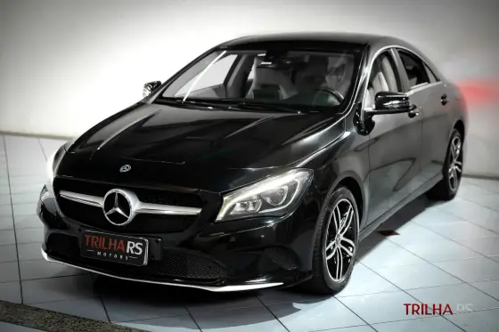 Mercedes-Benz CLA 180 1.6 CGI Gasolina 7G-DCT