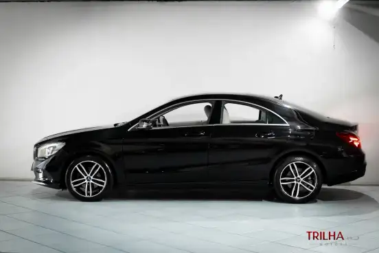 MERCEDES-BENZ-CLA 180-2019