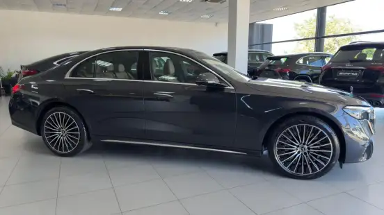 MERCEDES-BENZ-E 300-2026