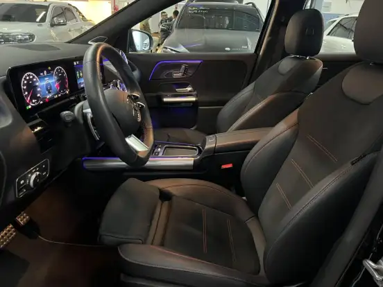 MERCEDES-BENZ-GLA 200-2025