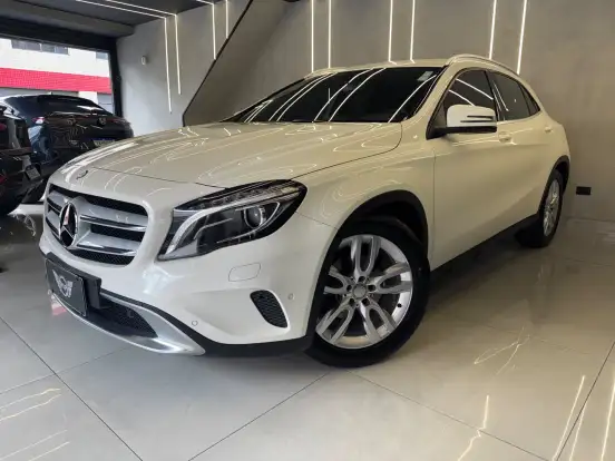 MERCEDES-BENZ-GLA 200-1.6 CGI ADVANCE 16V TURBO FLEX 4P AUTOMÁTICO MERCEDES-BENZ-GLA 200-2014