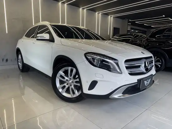 MERCEDES-BENZ-GLA 200-2014