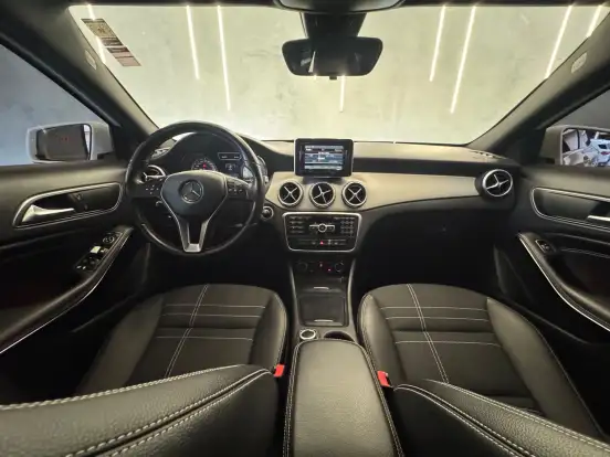 MERCEDES-BENZ-GLA 200-2014