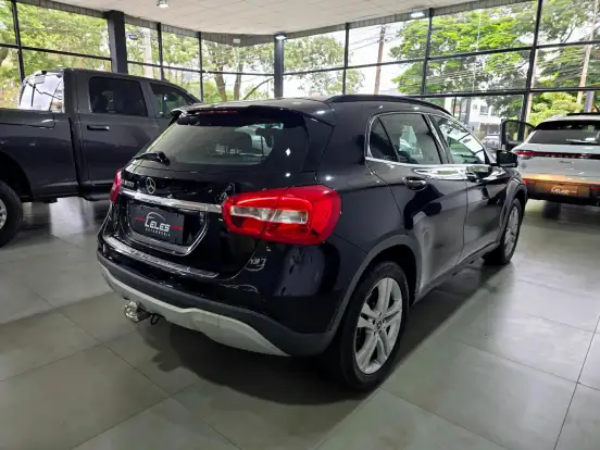 MERCEDES-BENZ-GLA 200-2018
