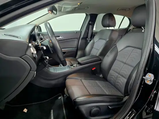 MERCEDES-BENZ-GLA 200-2018